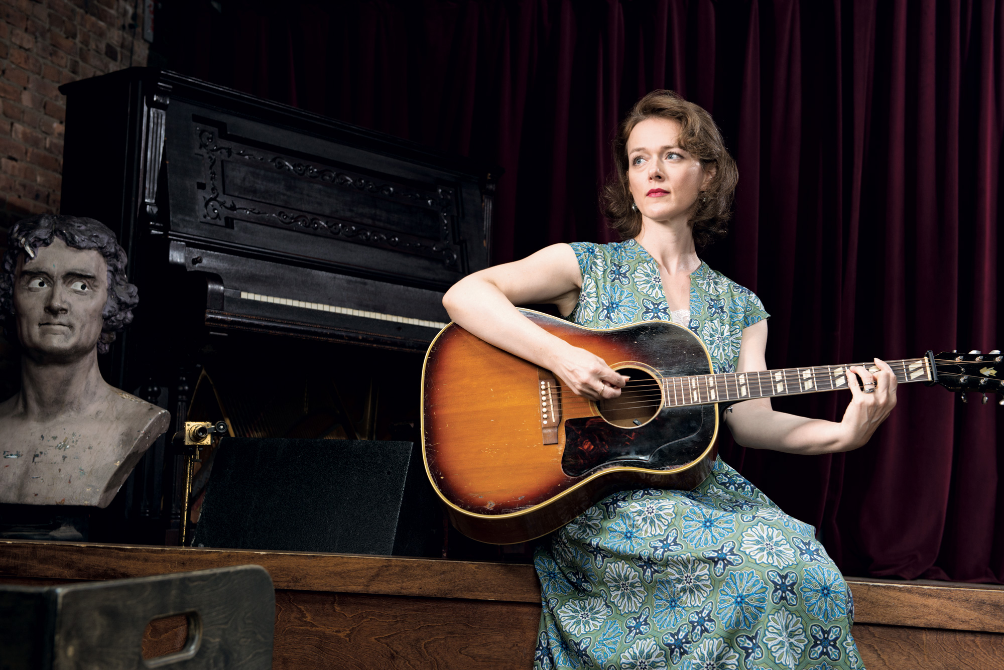 Laura Cantrell with guitar, photographed by Rayon Richards