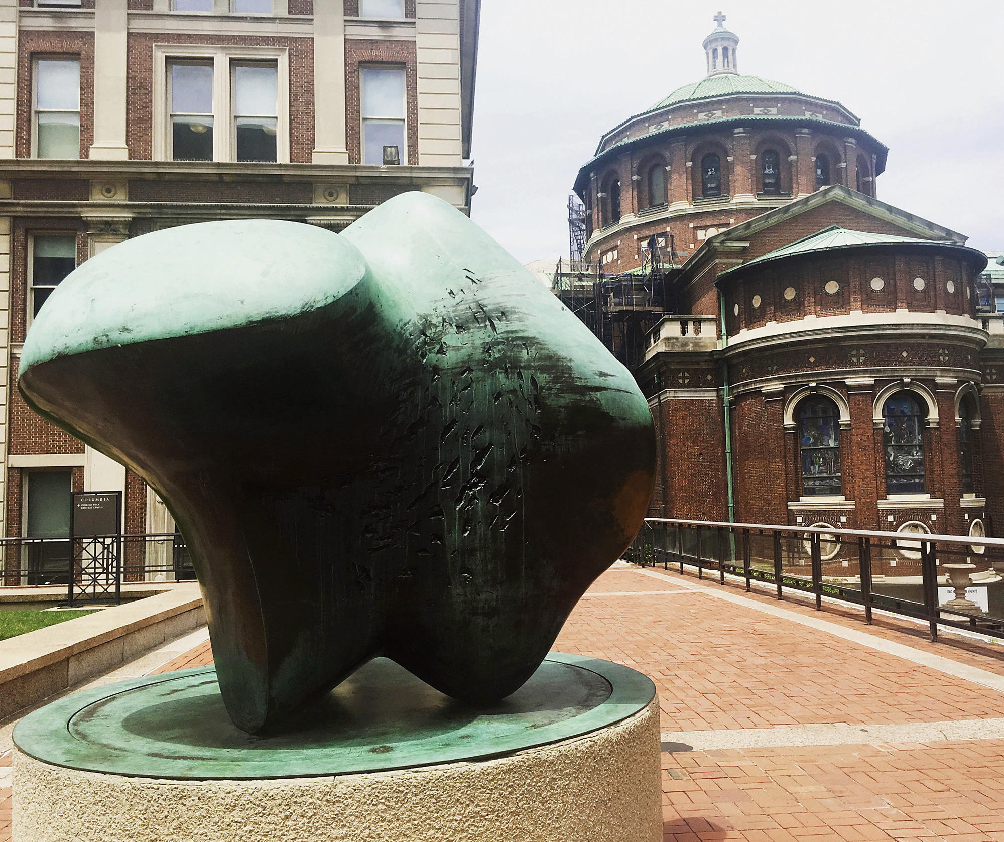 Henry Moore "Tooth" statue