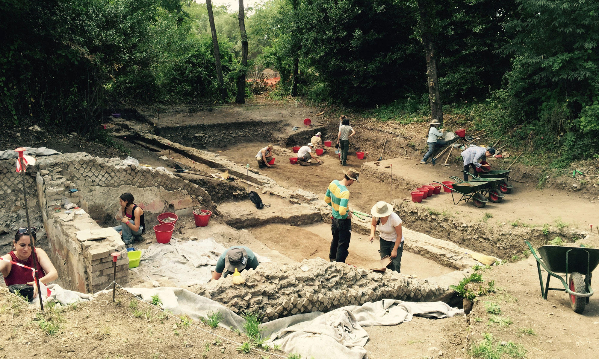 Students excavating Hadrian's Villa