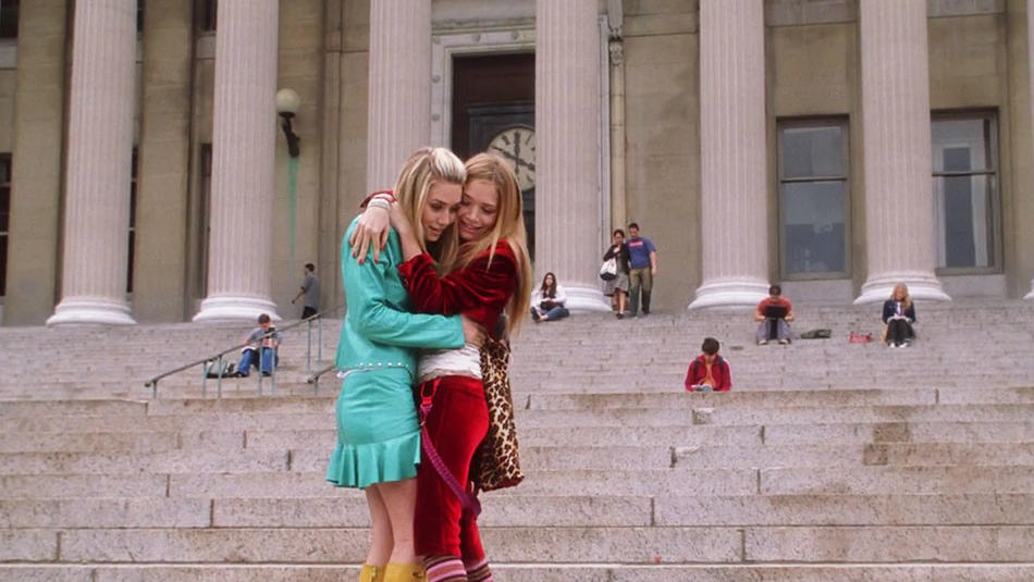 Mary-Kate and Ashley Olson on the steps of Columbia University's Low Library in "New York Minute"