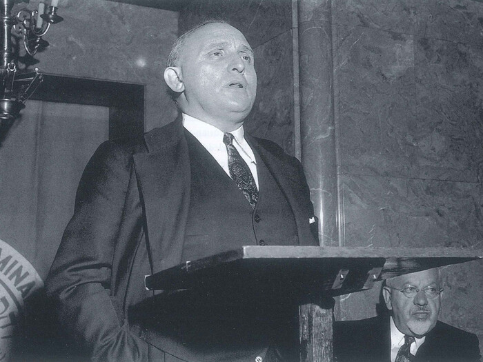 Salo Baron speaking at Columbia University's Jewish Theological Seminary in the 1940s