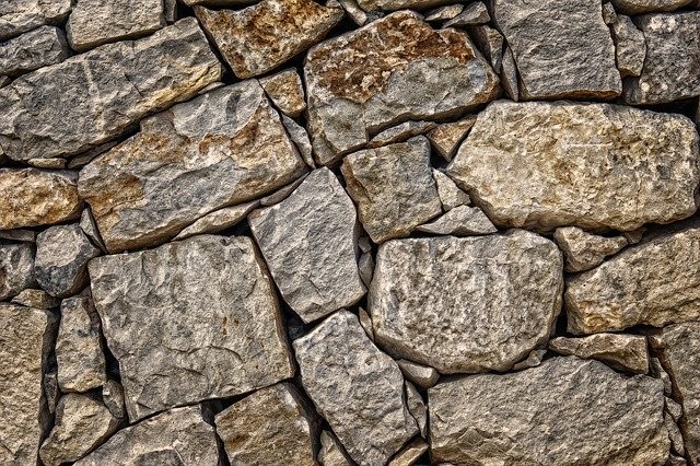 Wall of stone