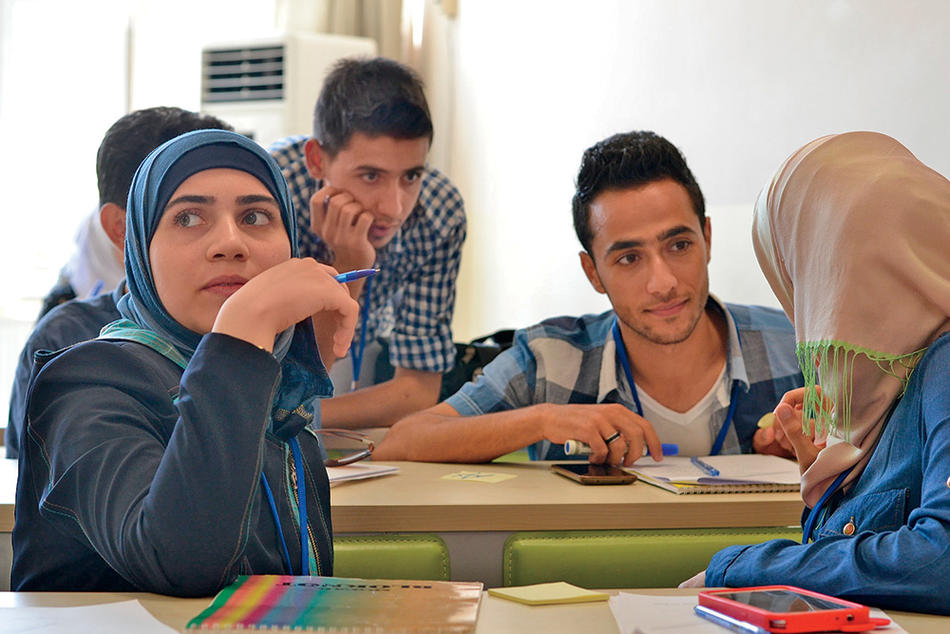 Syrian refugee students get help with scholarship applications
