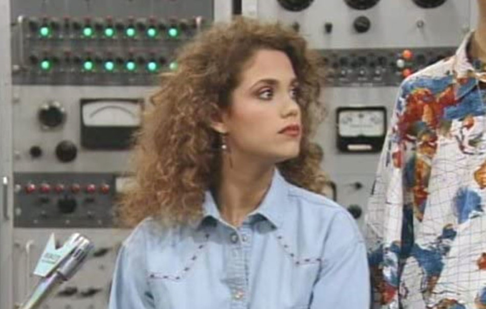 Elizabeth Berkeley in "Saved by the Bell"