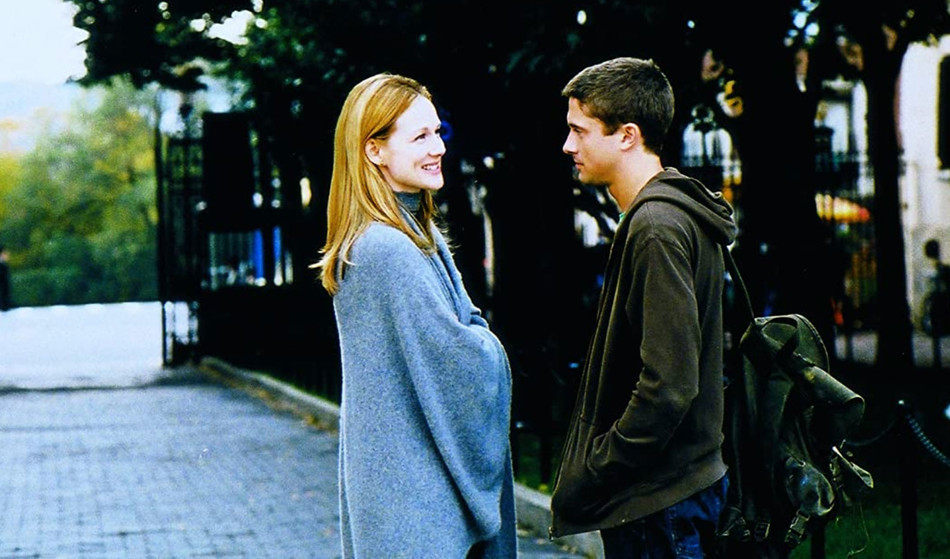 Laura Linney and Topher Grace in "P.S."