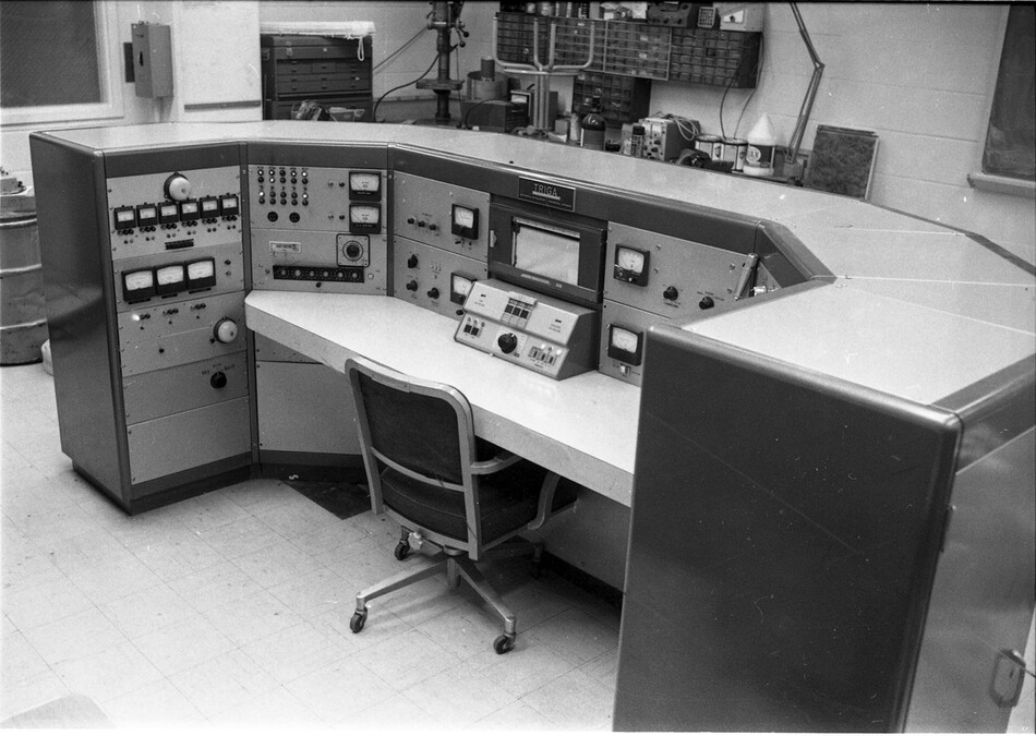 photo of the TRIGA console