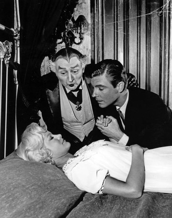 Al Lewis, Beverley Owen, Grant Williams in The Munsters